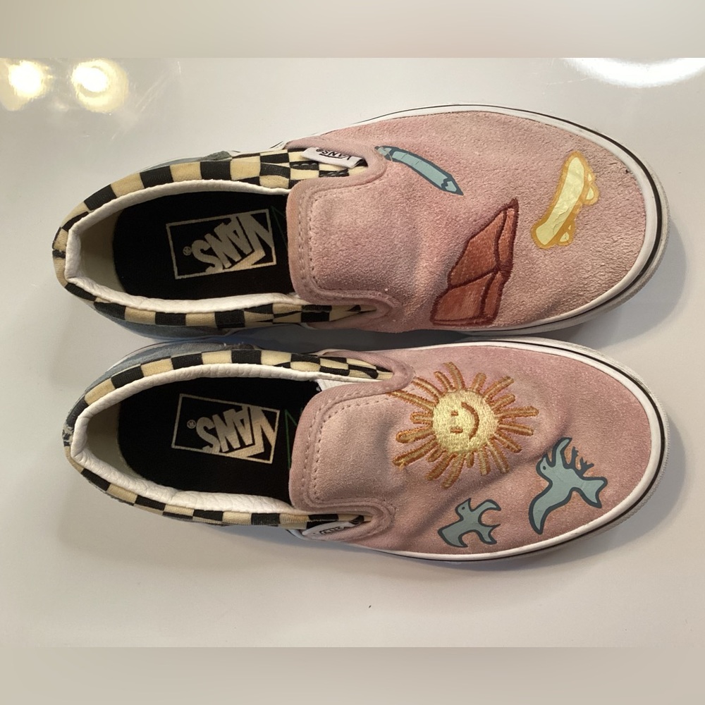 Vans Kids Classic Slip-On Shoes Skateistan Suede Checkerboard Pink Size 13